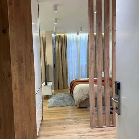 Sr Refined שקודר