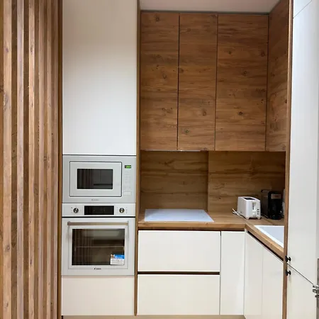 Sr Refined שקודר